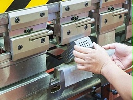 吉林沖壓加工，淺談四柱壓力機
