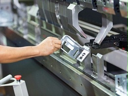 深圳五金沖壓廠，校正工藝特點詳解